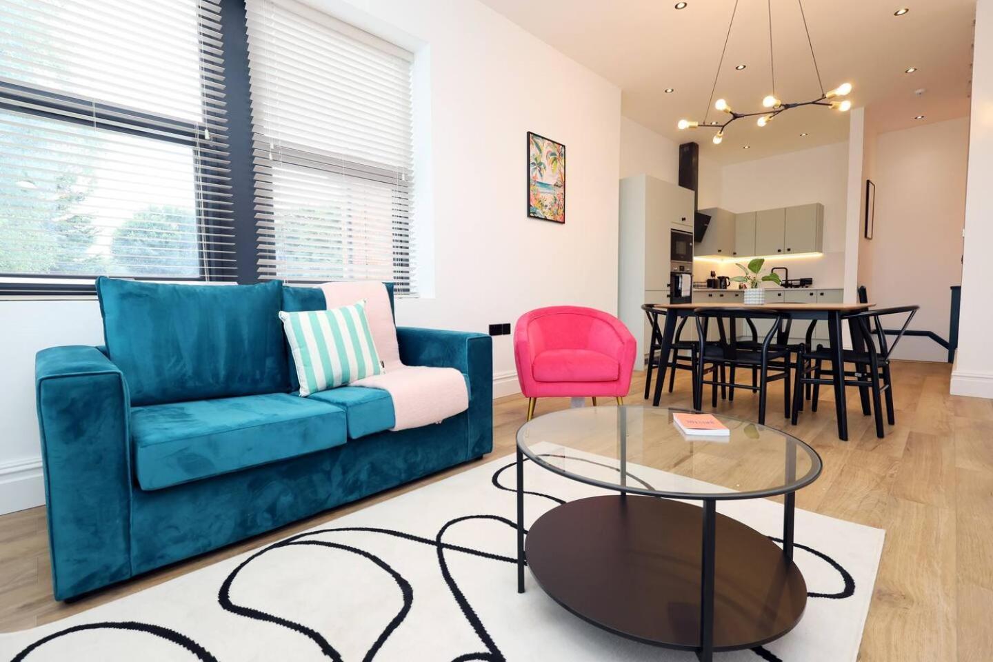 Modern Retreat 2br, Sleeps 6, Smart Tv *