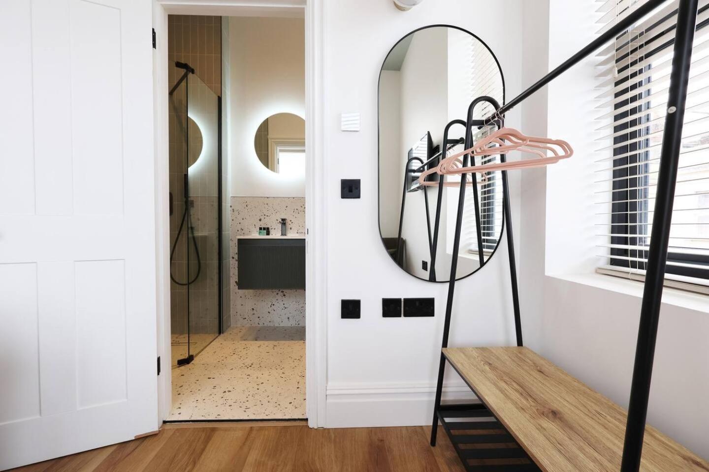 Apartment Modern Retreat 2br, Sleeps 6, Smart Tv