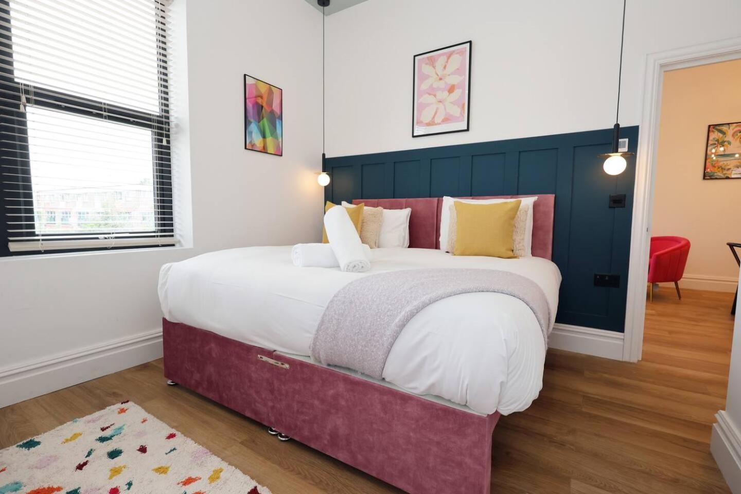 Modern Retreat 2br, Sleeps 6, Smart Tv Apartment *