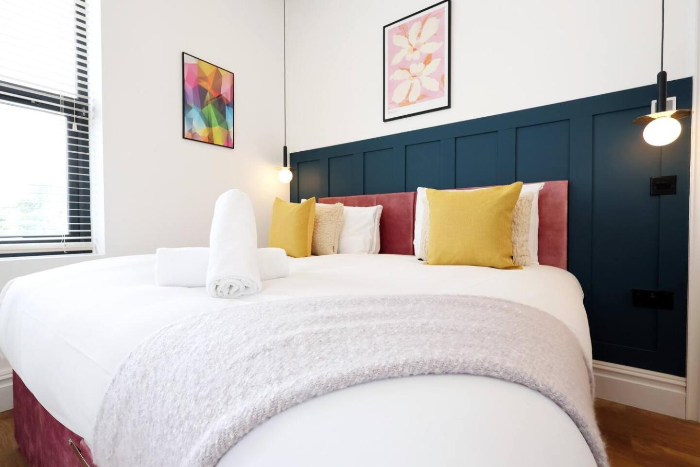Modern Retreat 2br, Sleeps 6, Smart Tv Apartment *